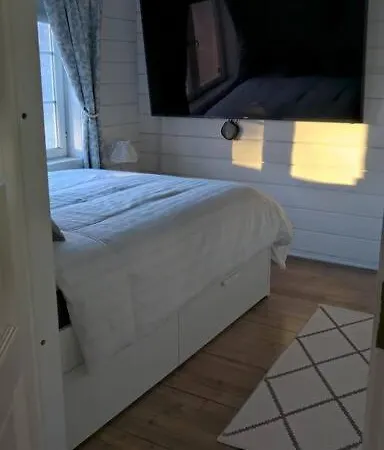 Дом отдыха 3 Bedroom With Sauna By The Sea